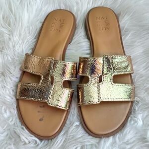 Gold Metallic women size 8 Sandals.